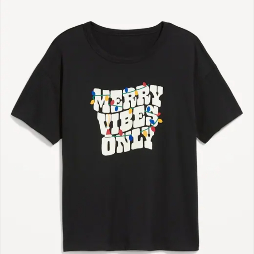 NWT Old Navy T-Shirt with 'Merry Vibes Only'